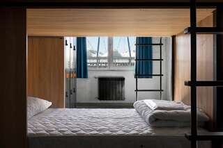 Хостелы A-HOSTEL Киев Кровать в общем 6-местном номере-1