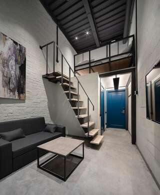 Хостелы A-HOSTEL Киев Двухместный номер с 1 кроватью или 2 отдельными кроватями и собственной ванной комнатой-1