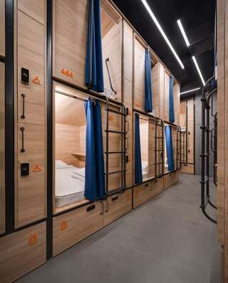 Хостелы A-HOSTEL Киев Одноместный номер-капсула-1